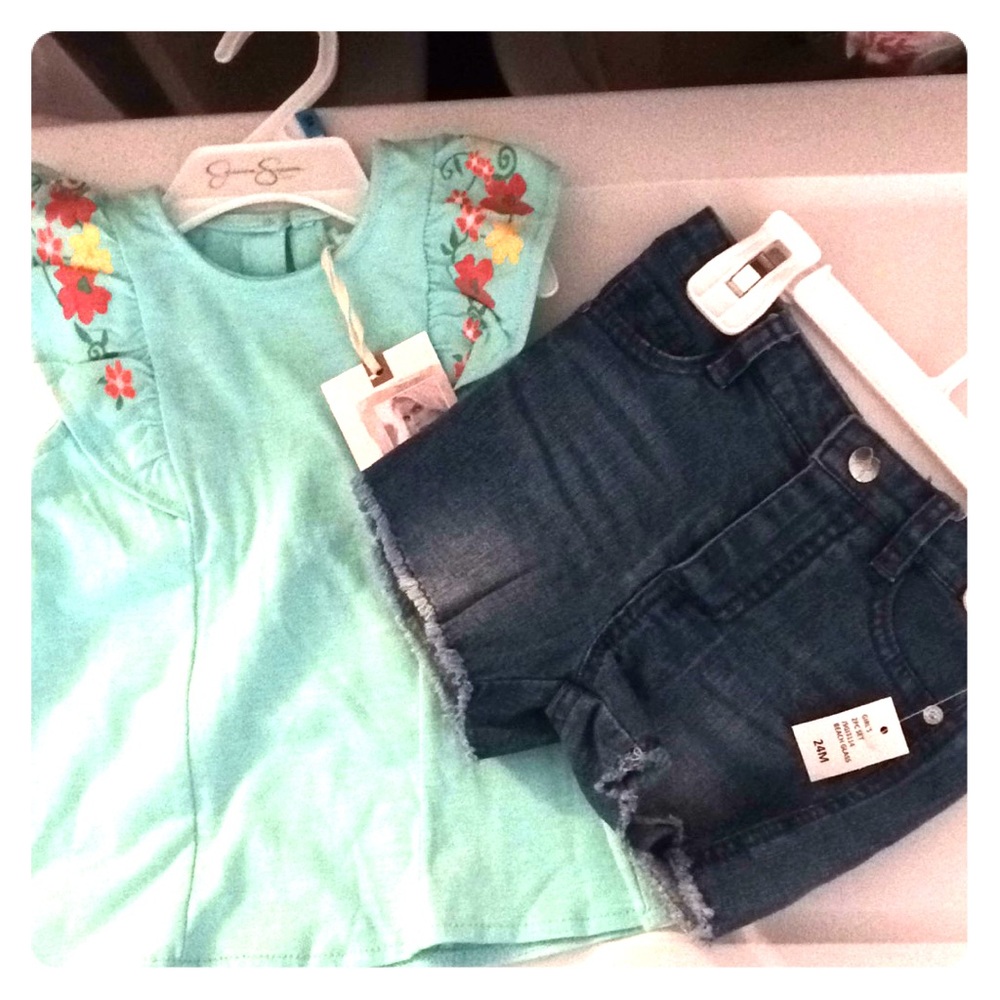 Jessica Simpson shirt & short set 24mo